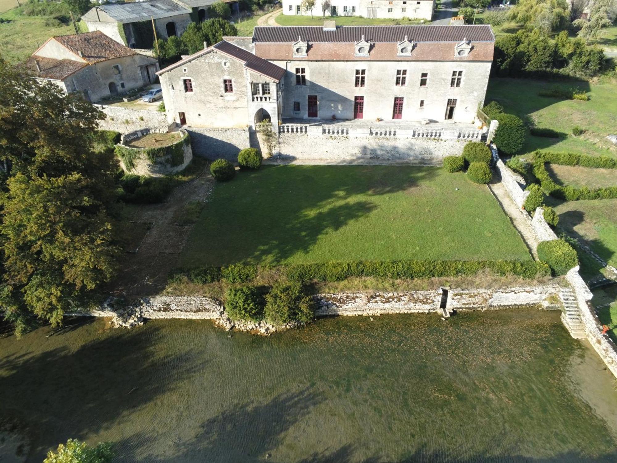 Chateau De Cibioux Surin  Екстер'єр фото